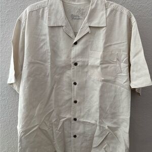 Tommy Bahama Cream Short Sleeve Button Down Shirt  100% Silk Sz L